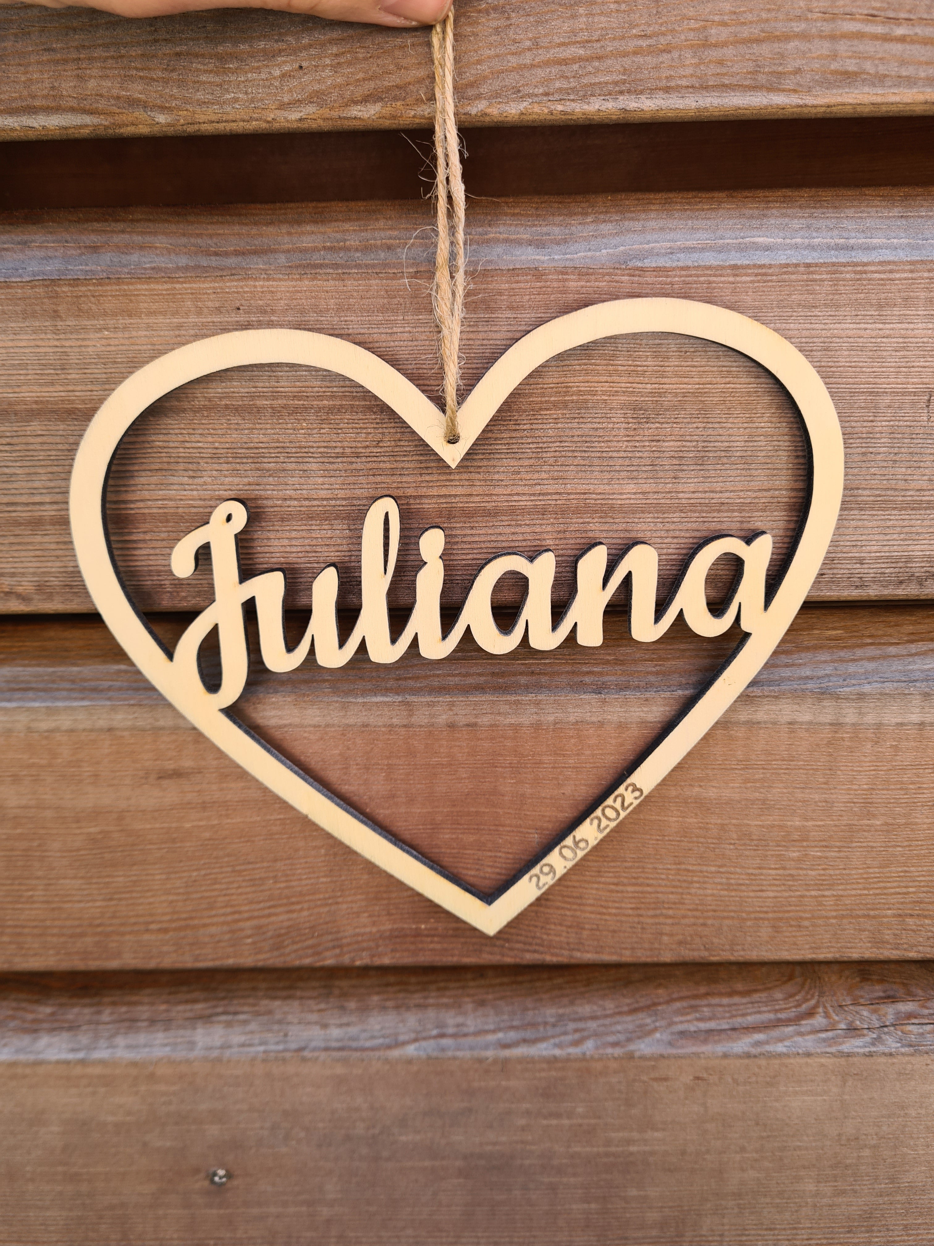 Holzkranz - Herz mit Namen und Datum