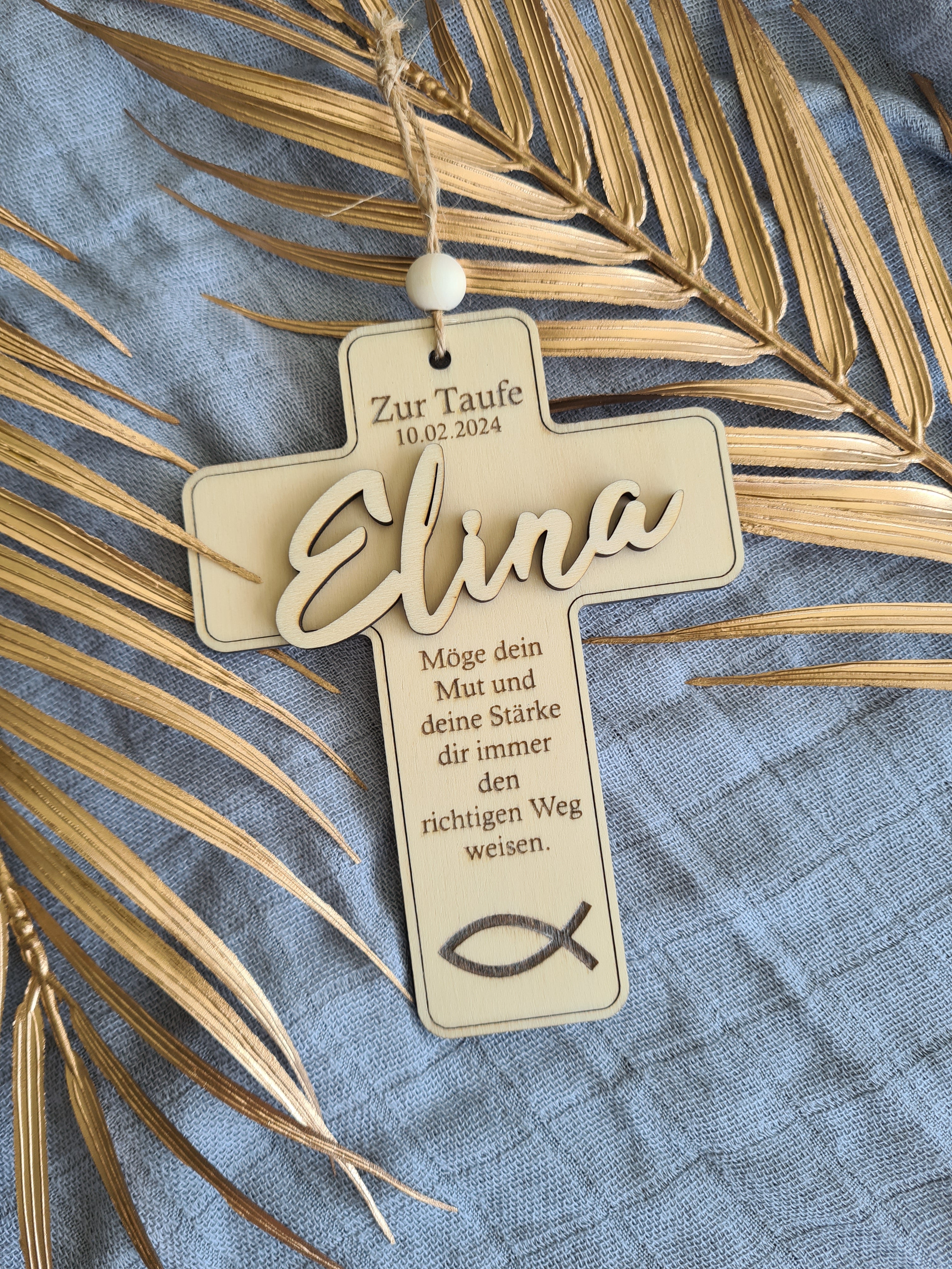 Holzkreuz zur Taufe, Kommunion, Firmung - Fisch Mut