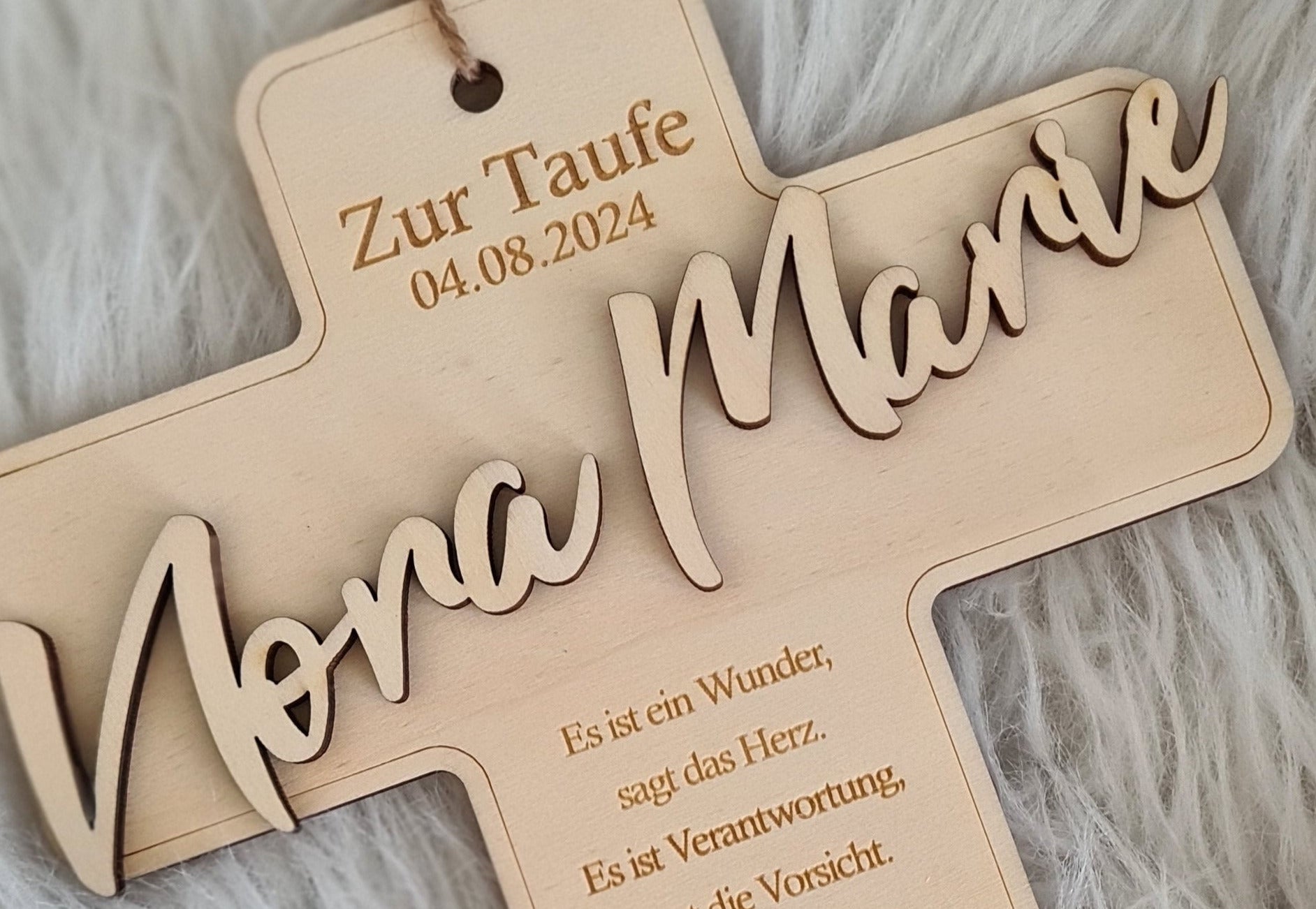 Holzkreuz zur Taufe, Kommunion, Firmung - Fisch Wunder